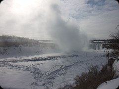 Gleich nch der Landung ging es zu den Niagara Falls, hier die Canadischen Horseshoe Falls