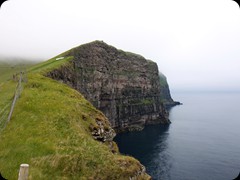 Klippen bei Gjógv