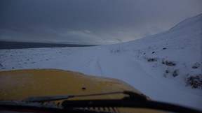 Flucht aus Grettislaug, es hatte nachts angefangen zu schneien
